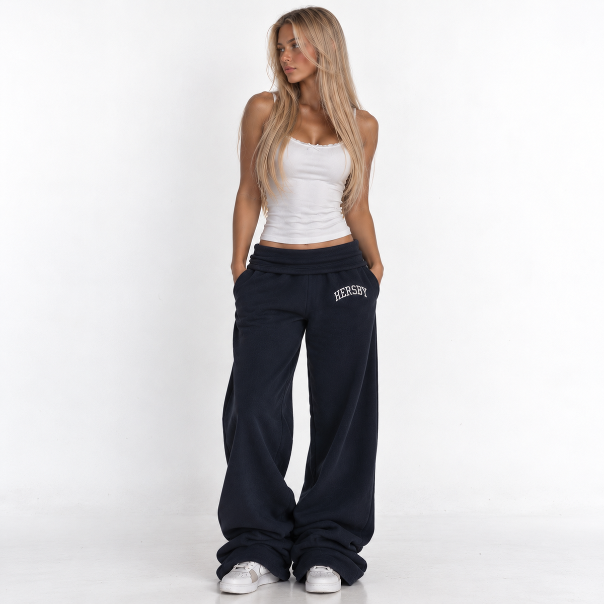 NAVY SWEATPANTS